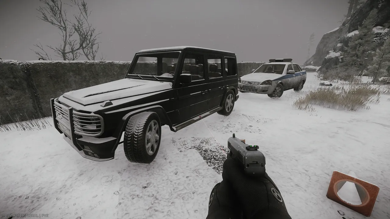 Нужный внедорожник с флешкой на подножке